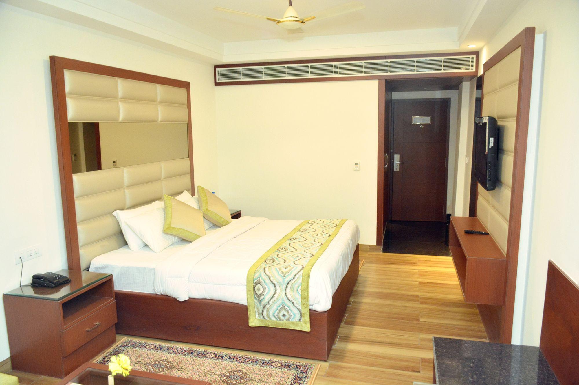 Hotel Ambica Katra Катра Экстерьер фото