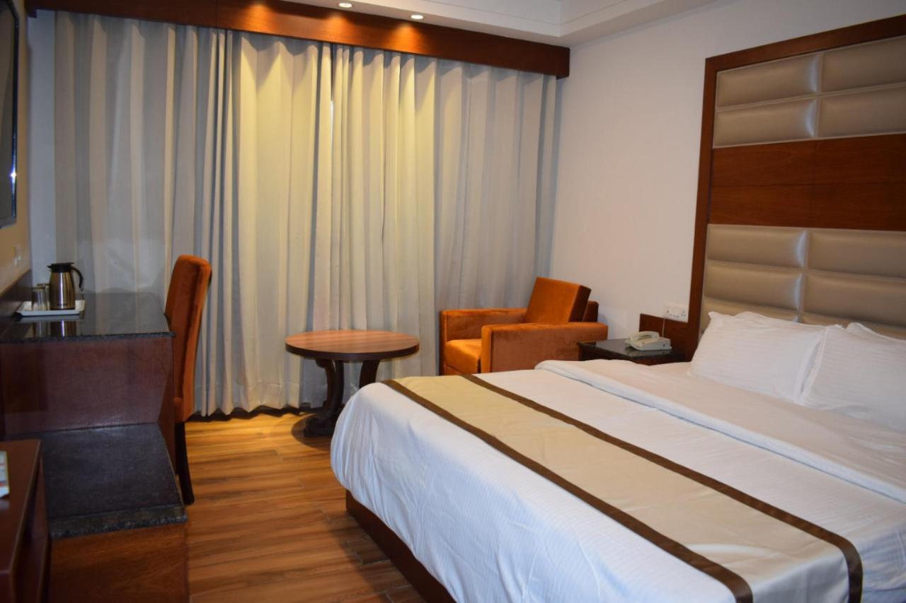 Hotel Ambica Katra Катра Экстерьер фото