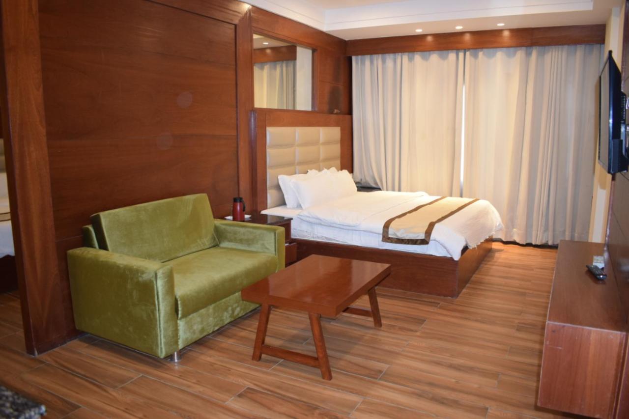 Hotel Ambica Katra Катра Экстерьер фото