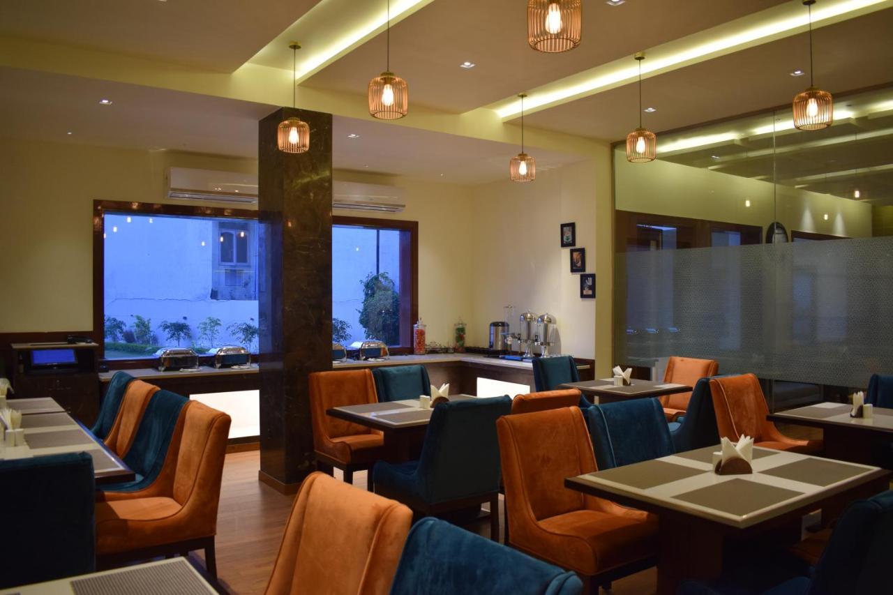 Hotel Ambica Katra Катра Экстерьер фото