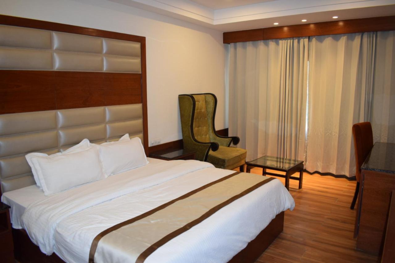 Hotel Ambica Katra Катра Экстерьер фото