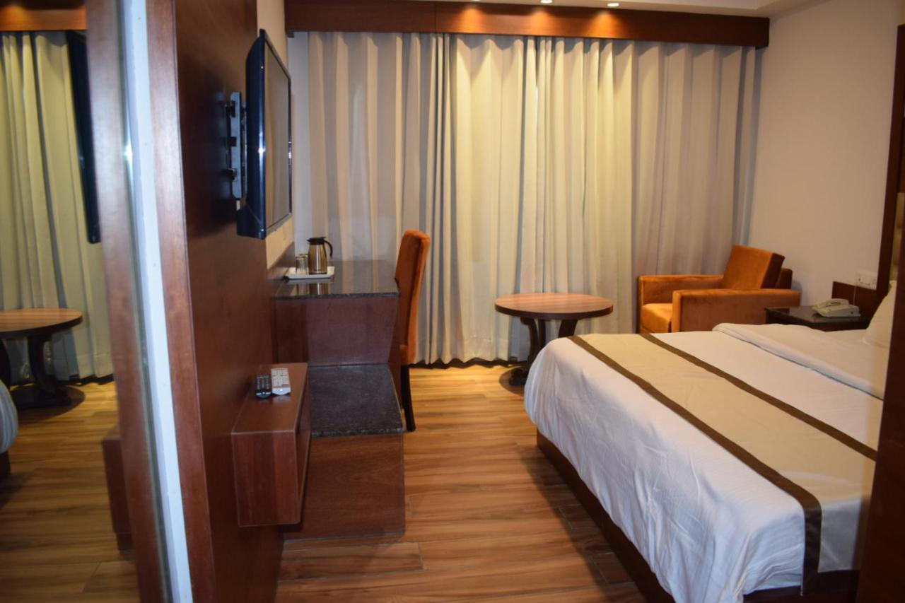 Hotel Ambica Katra Катра Экстерьер фото