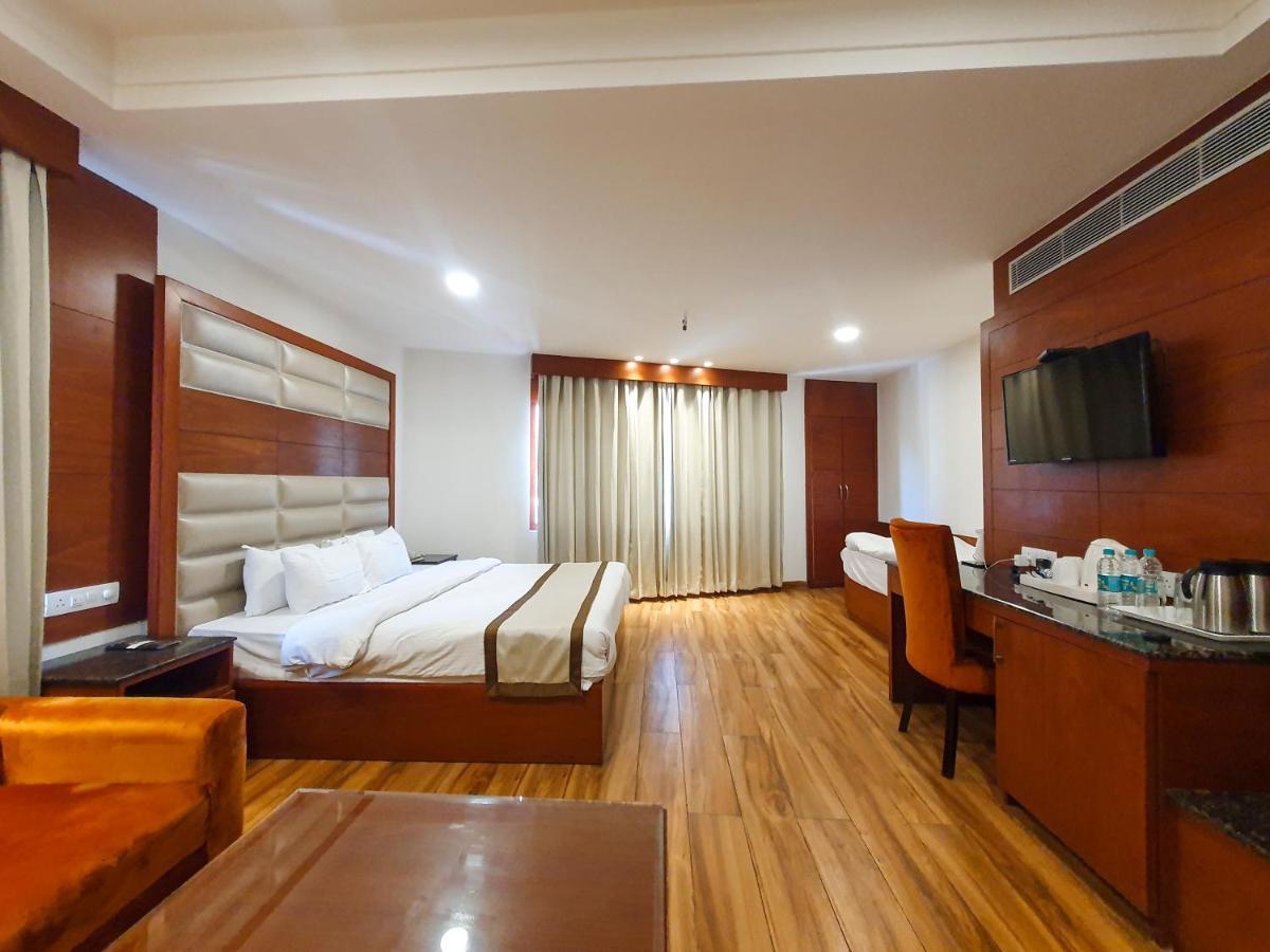 Hotel Ambica Katra Катра Экстерьер фото