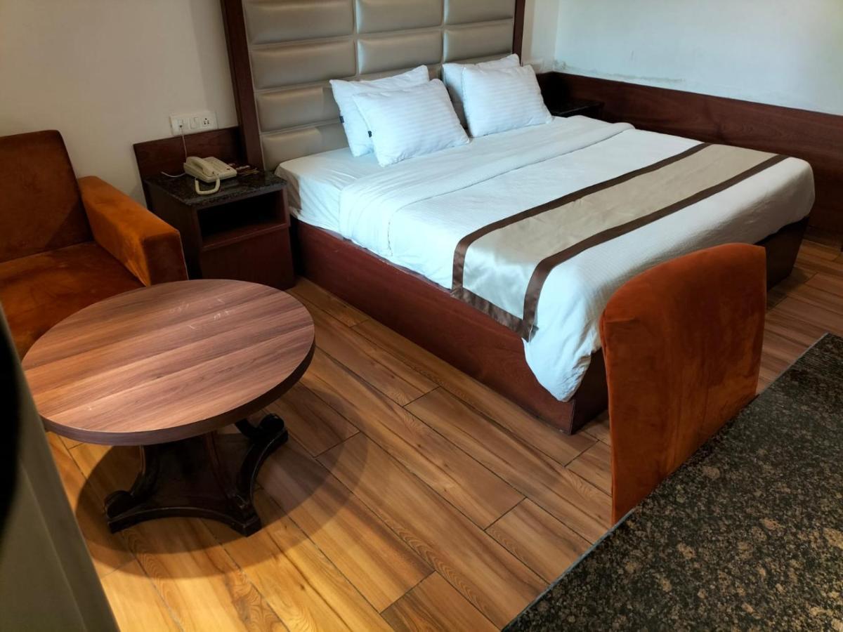 Hotel Ambica Katra Катра Экстерьер фото