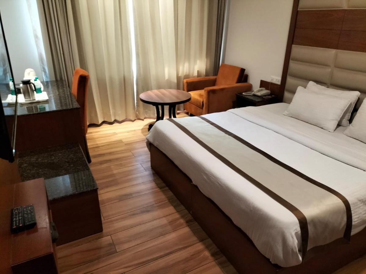 Hotel Ambica Katra Катра Экстерьер фото