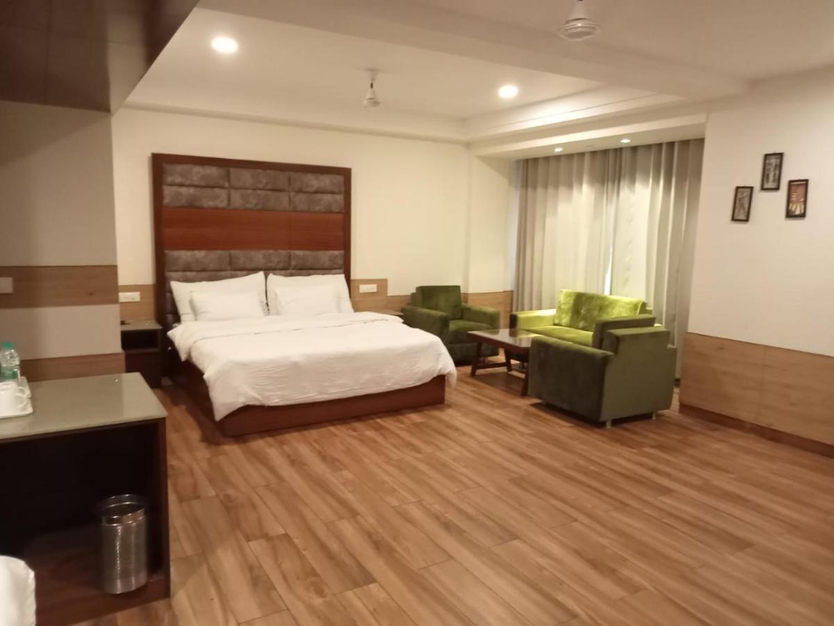 Hotel Ambica Katra Катра Экстерьер фото