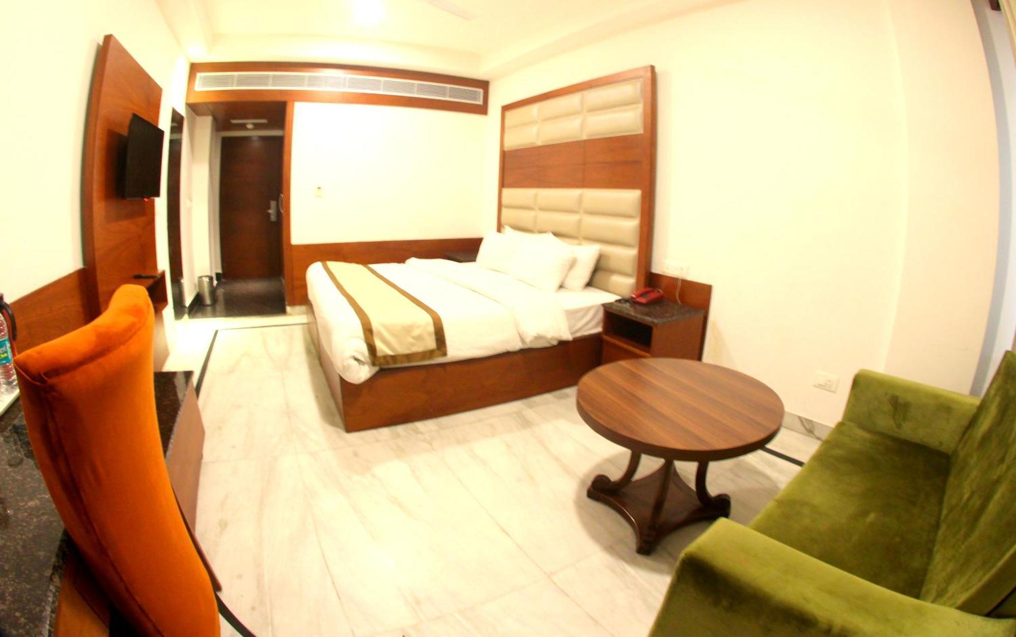 Hotel Ambica Katra Катра Экстерьер фото