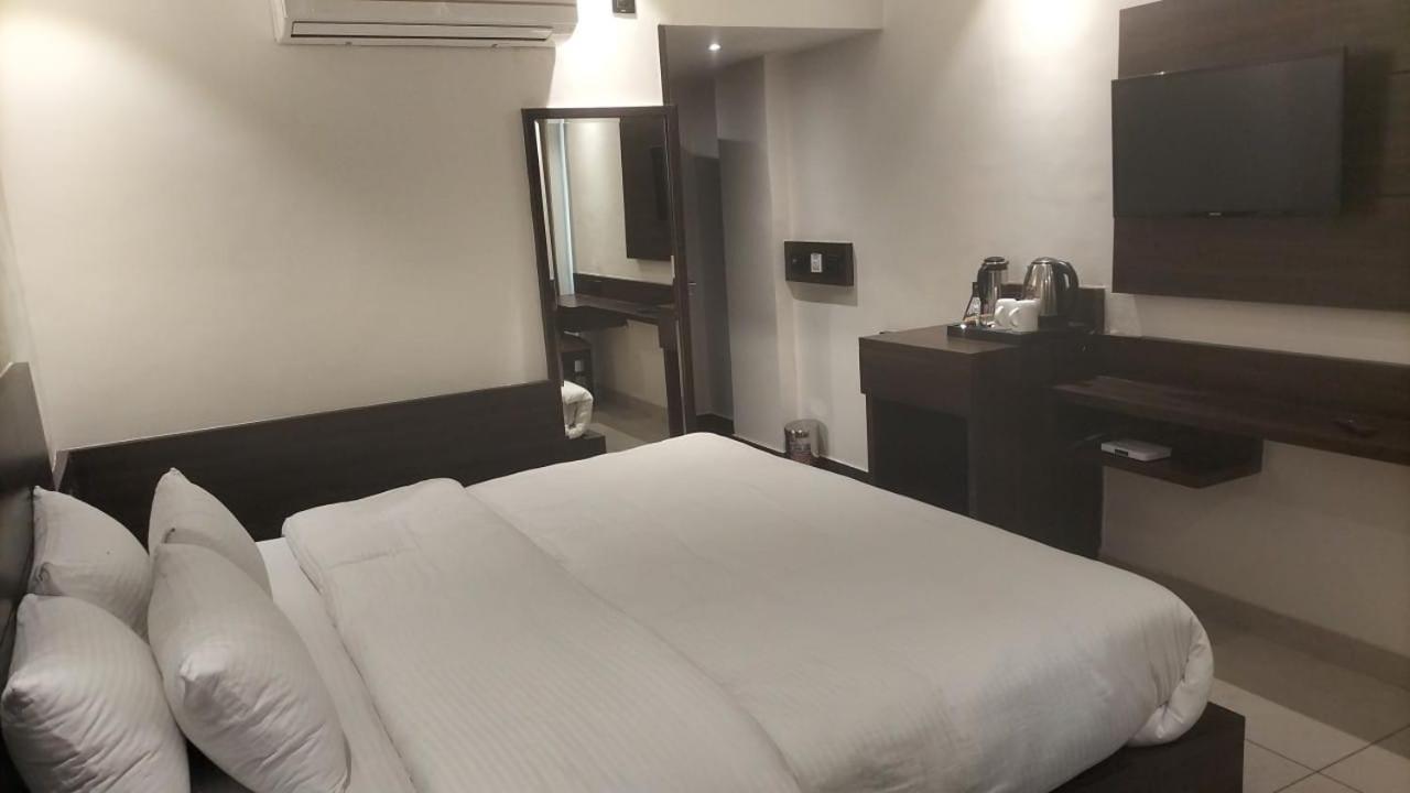 Hotel Ambica Katra Катра Экстерьер фото